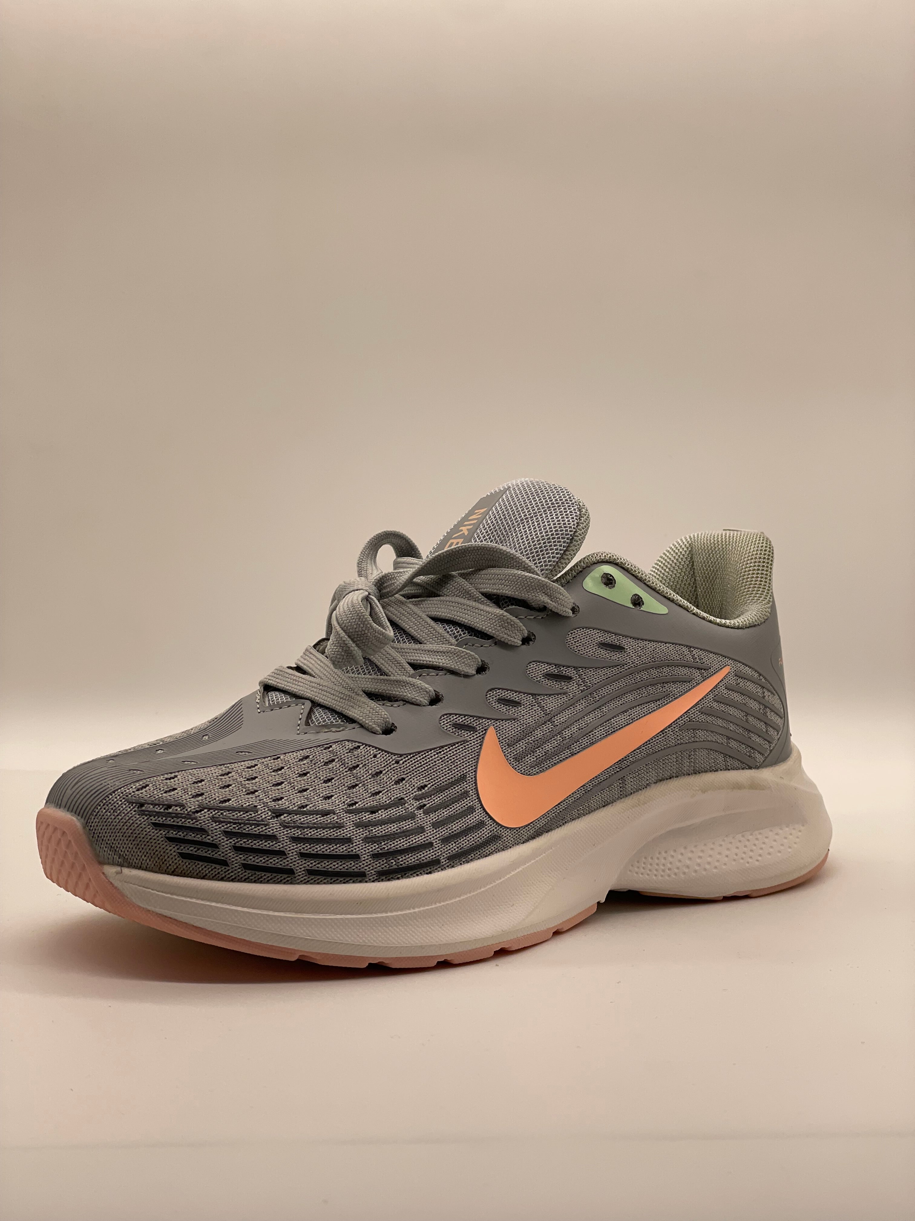 Nike Air Zoom – Grey/Orange